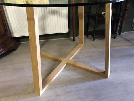 Prachtige Eettafel met een rond Glazen blad - 4