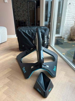 Tacx Neo 2T Smart T2875 trainer - 2