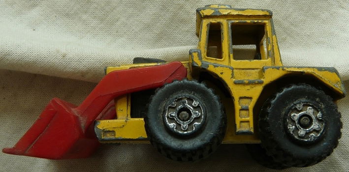 Modelauto, Matchbox (Superfast), Schaal 1:82, No.29 - Tractor Shovel - Yellow & Red, 1977-1980.(1) - 4