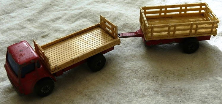 Modelauto, Matchbox (Superfast), Schaal 1:86, No.G6 (Farm Set) - Cattle Truck and Trailer, 1978. - 0