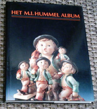 Het M.I. Hummel album. Berta Hummel. ISBN 1568520557. - 0