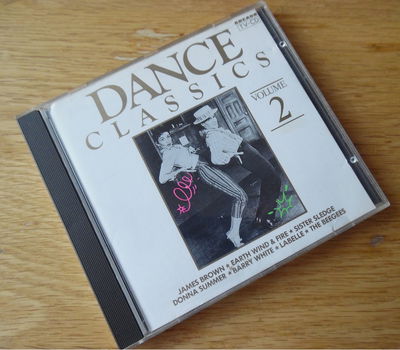 De originele verzamel-CD Dance Classics Volume 2 van Arcade. - 4