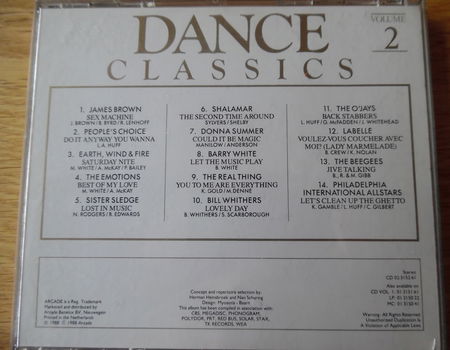 De originele verzamel-CD Dance Classics Volume 2 van Arcade. - 5