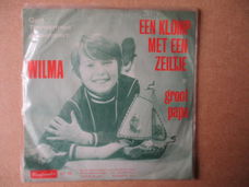 s0669 wilma - een klomp met een zeiltje