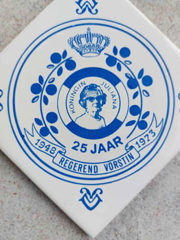 Tegel Koningin Juliana 25 jaar regerend vorstin. - 1