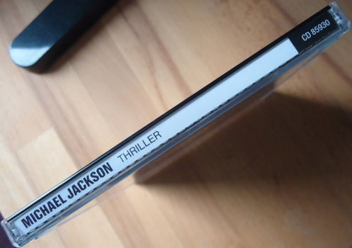 Te koop de originele CD Thriller van Michael Jackson. - 6