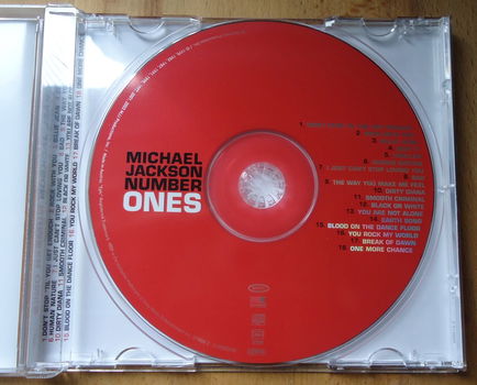 Te koop de originele CD Number Ones van Michael Jackson. - 2