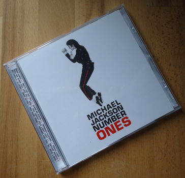 Te koop de originele CD Number Ones van Michael Jackson. - 5