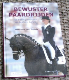 Bewuster paardrijden. Bartels. ISBN 9058776697.