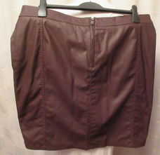 PU rok nieuw aubergine maat 46 A17