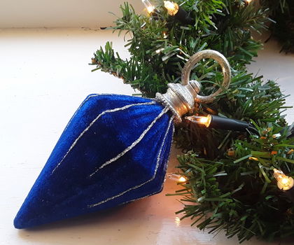 Kersthanger - kerstbal - fluweelstof glitter - 19 cm lang - blauw (nieuw) - 1