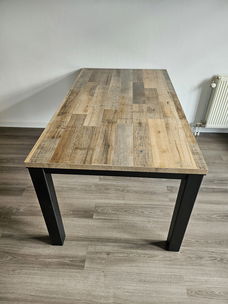 Eettafel 160 x 90 cm met 4 gratis stoelen