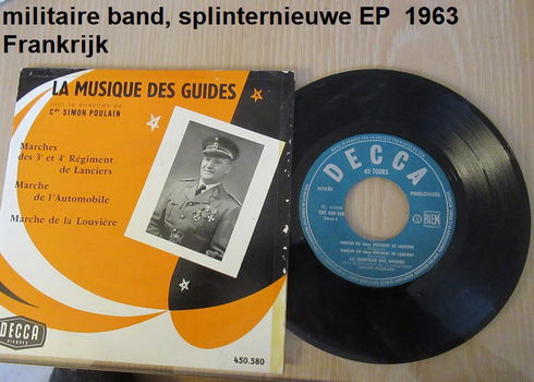 div. singles en EP's, militaire bands, deels splinternieuw, zie de opgaaf. - 4