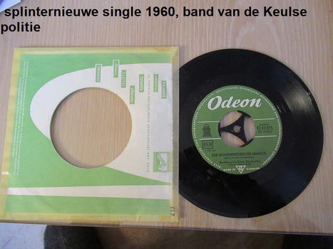 splinternieuwe singles en EP's militaire bands, deel 2. - 0