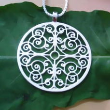 Mandala hanger aan ketting