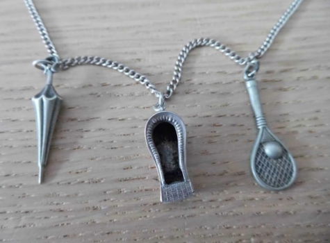 antieke ketting met bedels, periode 1910/1920, zilver 800 merk - 1