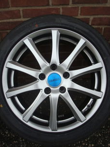 17''Inch Dezent Velgen en Banden Steek 5x112