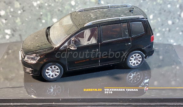 Volkswagen Touran 2010 zwart 1:43 Ixo V1053 - 0