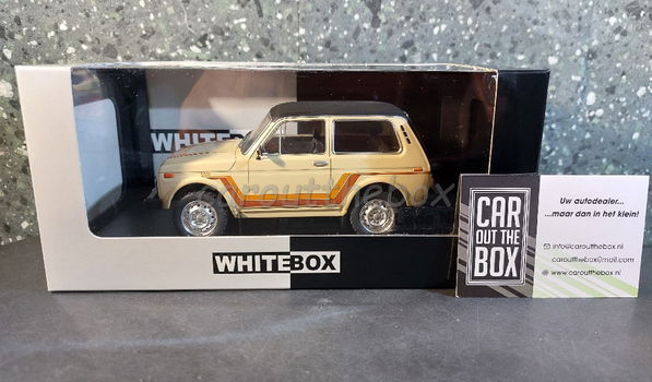 Lada Niva beige 1:24 Whitebox WB098 - 5