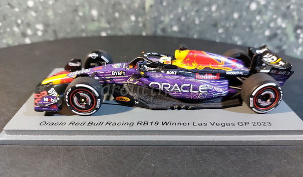 Red Bull RB19 RACING ORACLE #1 MAX VERSTAPPEN 1:43 Spark Sp130 - 0