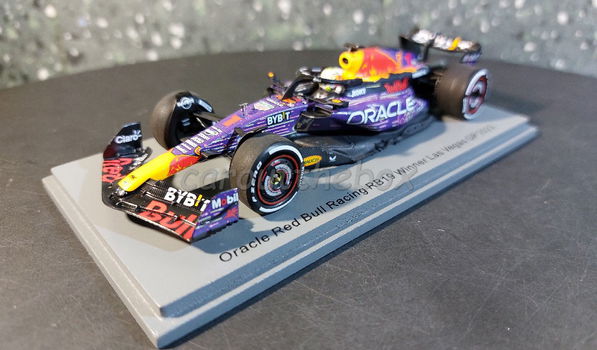 Red Bull RB19 RACING ORACLE #1 MAX VERSTAPPEN 1:43 Spark Sp130 - 1