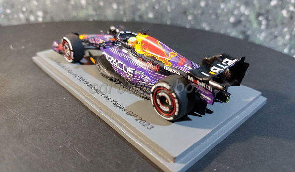 Red Bull RB19 RACING ORACLE #1 MAX VERSTAPPEN 1:43 Spark Sp130 - 2