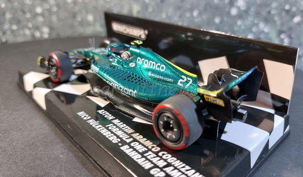 Aston Martin Aramco AMR22 #27 Hülkenberg 1/43 Minichamps Mi111 - 2