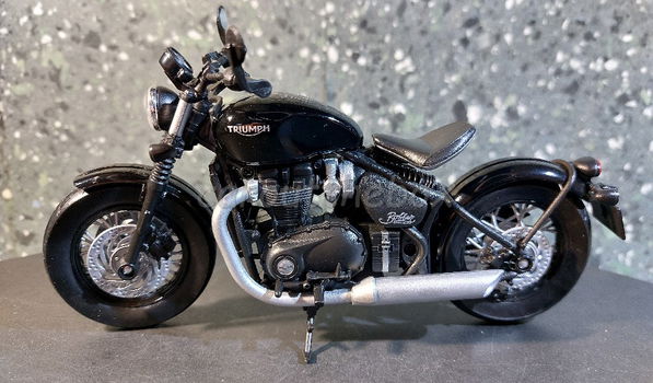 Triumph Bonneville bobber zwart 1/12 Welly W105 - 0