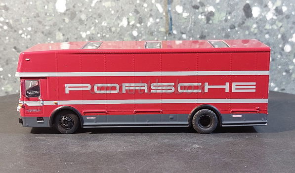 Mercedes 317 renntransporter PORSCHE 1/64 Schuco Sch182 - 1