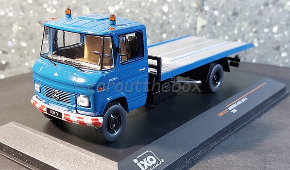 Mercedes-Benz L608 D 1980 blauw 1:43 Ixo V1071 - 1