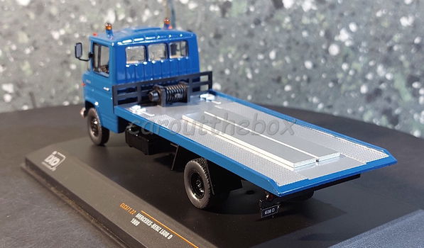 Mercedes-Benz L608 D 1980 blauw 1:43 Ixo V1071 - 2