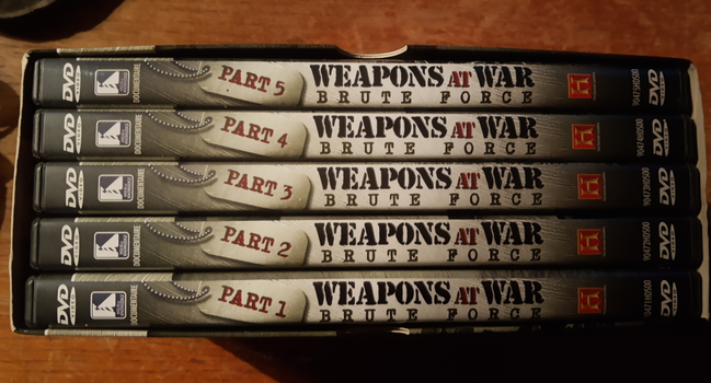 DVD-BOX / DOCUMENTAIRE Geschiedenis Wapengebruik / WEAPONS at WAR - 4