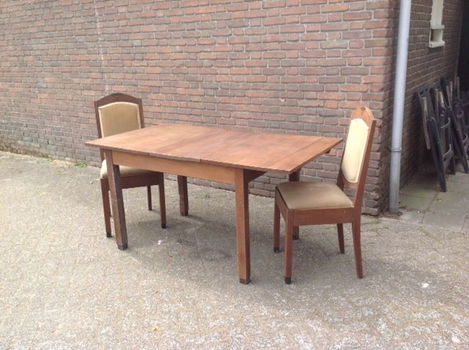 Eetkamerset - tafel + 4 beklede stoelen - 100 jaar oud - 1