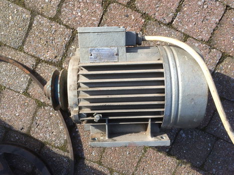 Motor MEZ MOHELNICE 220/380 volt, 2865 t/min. 2,2 kw. - 1