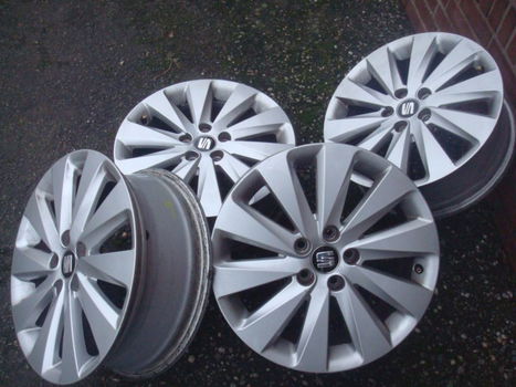 16 Originele Seat Arona 16 inch Velgen Steek 5x100 - 5