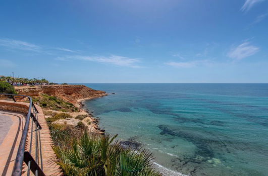 Uw eigen ruime nieuwe Appartement in TORREVIEJA aan zee met parking en met - 1