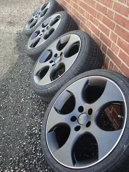 18'' Inch GTI Black Velgen en Banden Steek 5x112 - 2