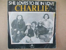 s1526 charlie - she loves to be in love