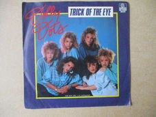 s1573 dolly dots - trick of the eye
