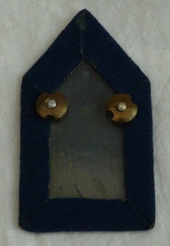 Kraagspiegel / Embleem DT63, Regiment Aan- en Afvoer Troepen, 3e model, KL.(Nr.3) - 4