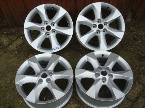 17'' inch Originele Nissan Velgen Steek 5x114,3 - 3