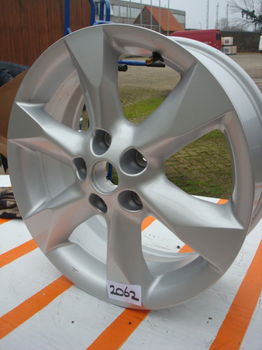 17'' inch Originele Nissan Velgen Steek 5x114,3 - 6