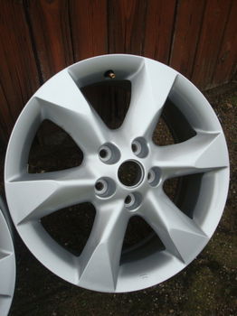 17'' inch Originele Nissan Velgen Steek 5x114,3 - 7