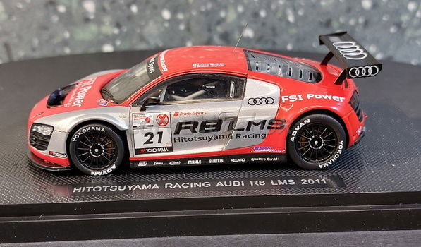 Hitotsuyama Racing Audi R8 LMS 2011 1:43 Ebbro 038 - 0