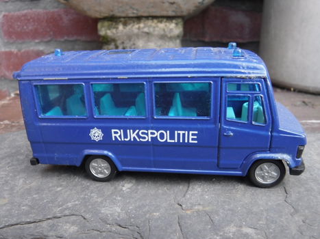 Siku 1921 nl rijkspolitie bus - 1