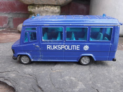 Siku 1921 nl rijkspolitie bus - 5