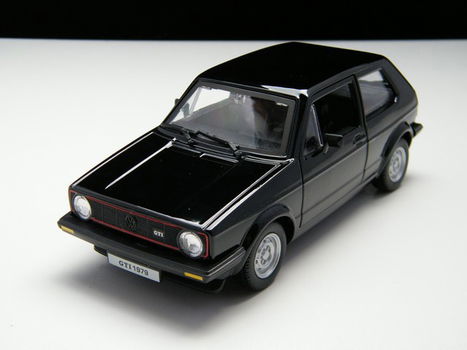 modelauto Volkswagen Golf MK1 1979 – Bburago 1:24 - BLACK FRIDAY DEALS - 2