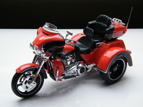 Miniatuur model motor – Harley Davidson – CVO TRI GLIDE – Maisto 1:12 Black Friday - 2