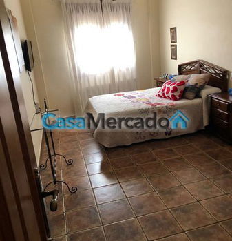 Centraal gelegen in het dorp Pinoso, Alicante, Spanje vraagprijs 260.000 euro - 4