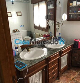 Centraal gelegen in het dorp Pinoso, Alicante, Spanje vraagprijs 260.000 euro - 5